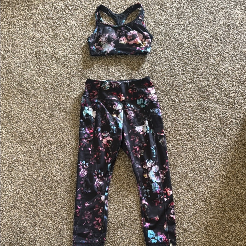 Women’s AVIA floral workout set - size small
